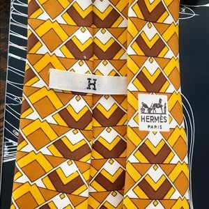 Hermès Necktie with limited edition le pegase box